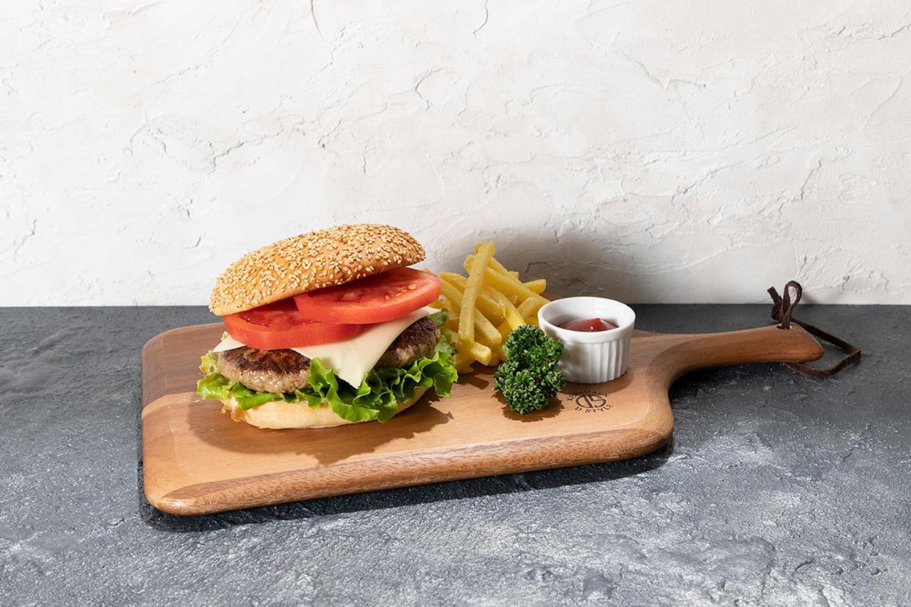 555 Motel גוטמבה מראה חיצוני תמונה